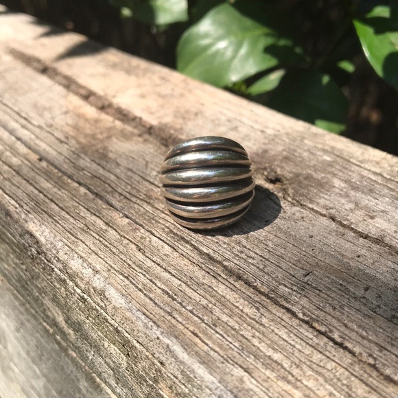 Chunky silver ring spiral design - Picture 1 of 4
